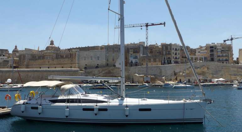 Jeanneau Yacht 53 Malta